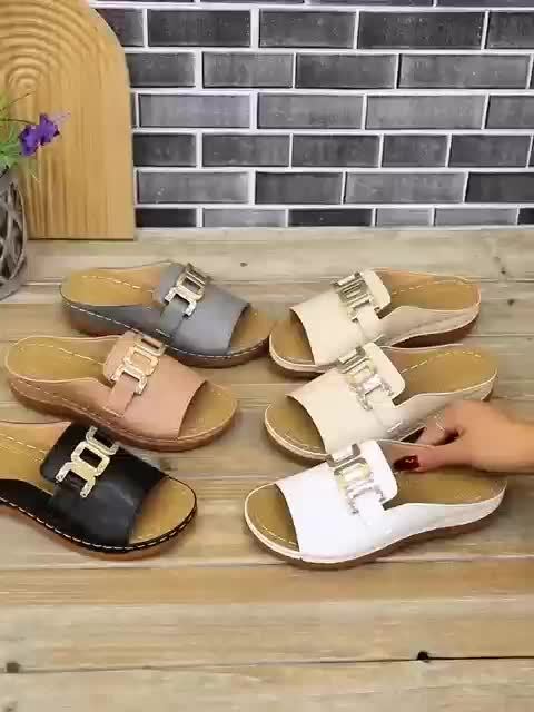 Belina Cushioned Buckle Sandals