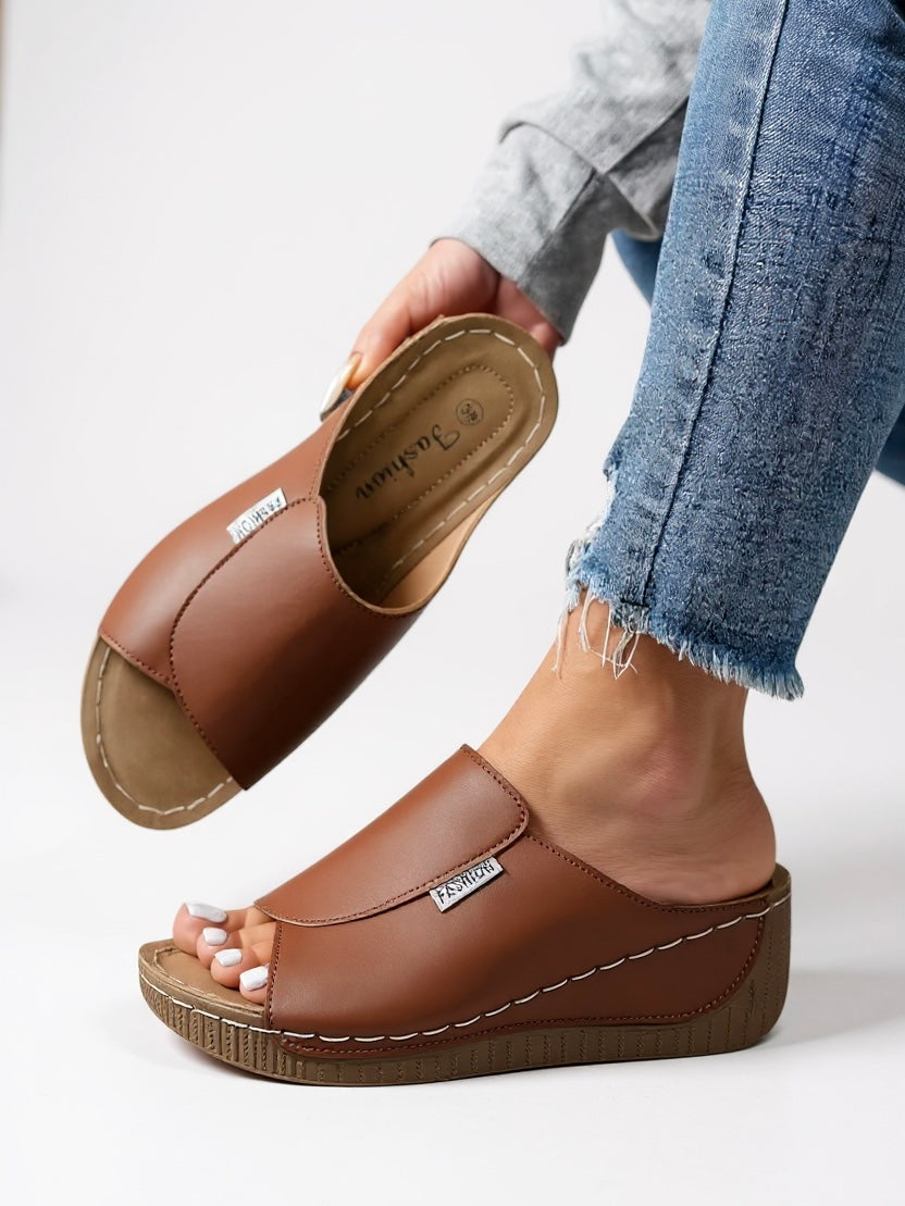 Aveline Platform Cushioned Slides